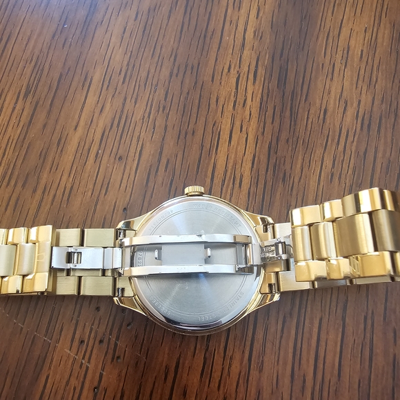 Bulova Men's Gold Tone Date Quartz Watch With White Dial - Needs Repairs - Picture 8 of 10